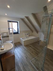 Ferienwohnung Mühl - Familienfreundlich, 2 Schlafzimmer, großes Grundstück, Erzgebirge