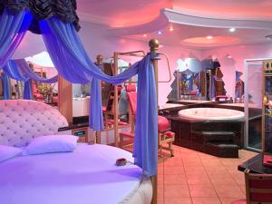 Xangai Motel by Drops