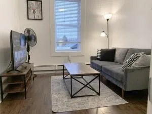 Gorgeous 1-bedroom Condo Location WiFi - Assiniboia