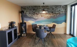 Auwer Hills - Om Stall