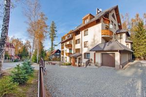 Moniuszki, Sun & Snow