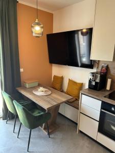 Augustin. welcome home