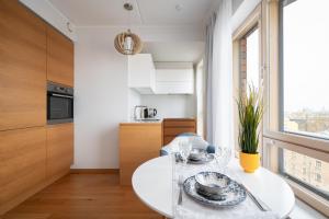 City Stay Tallinn apartment with seaview