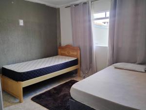 Casa com churrasqueira e piscina