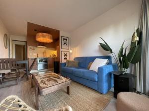 Gigaro Apt 4 pers Vue mer Plage a pieds Piscine, Tennis