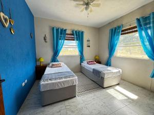 Lailamar Villa, Ocean View, AC & Pool - Entire Villa