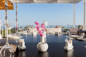 Premier Fort Apartment on Seafront