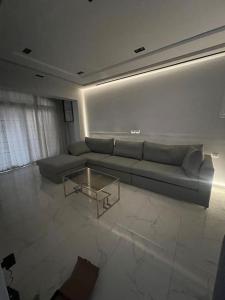 شقة الشيخ زايد حديقة خاص مدخل خاص قريب الخدمات