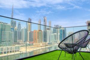 Dubai Skyline Retreat with Burj Khalifa View