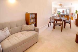 Ground Floor Sea View Apartment Private Terrace