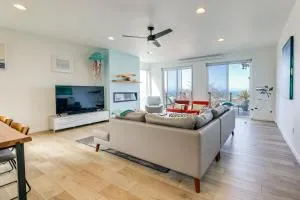 Scenic Depoe Bay Townhome with Deck Less Than 1 Mi to Parks! - 迪波湾