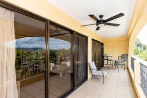 Newly remodeled unit in Flamingo with sweeping ocean views from big terrace