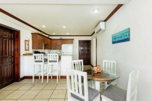 Newly remodeled unit in Flamingo with sweeping ocean views from big terrace