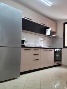 Gledis Apartment Tirana - Panoramic City Terrace