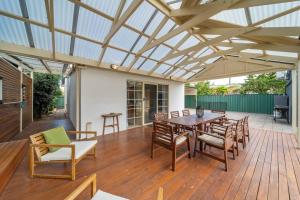 Coopers Cottage - Private Pool with Guest House