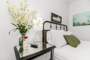 Becky & Marvels 420 Stay - Private Room - Riverside