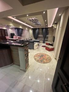 شقة غرفتين الشيخ زايد قريب اركان