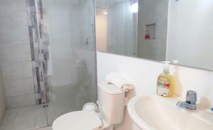 HABITACION 6 BAÑO y Balcón PRIVADO