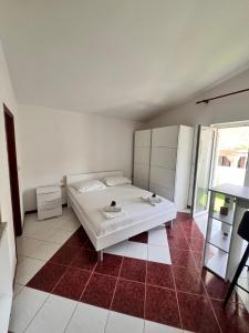 Studio with Terrace and Sea View room in Apartments with a parking space Metajna Pag - 208