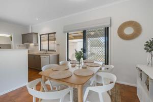 Home on Haynes- BYO LINEN - 1km from Goolwa Beach-Whale Watch