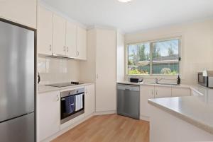 Encounters by the Sea 20 Whalers Rd Encounter Bay - BYO Linen