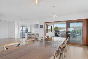 72 Seagull Ave Chiton - BYO Linen