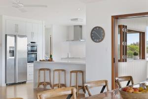 72 Seagull Ave Chiton - BYO Linen