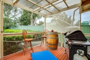 Cave Street Retreat - 38 Cave Street Goolwa Beach - BYO Linen - Goolwa South