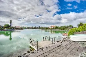 Lakehouse28 Waterfront Resort Living Encounter Bay - BYO Linen - Kilki