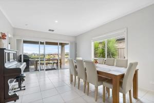 Beautiful Island Blanche Pde Hindmarsh Island - BYO Linen - WiFi