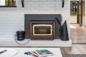 The Glass House 103 Bristow-Smith Ave Goolwa South - BYO Linen