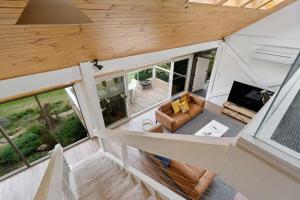 The Glass House 103 Bristow-Smith Ave Goolwa South - BYO Linen