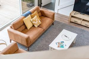 The Glass House 103 Bristow-Smith Ave Goolwa South - BYO Linen