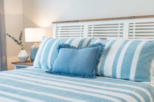 13A Elliot Ave BYO Linen - SeaViews - Walk to Beach - Bikeway - Wi-Fi