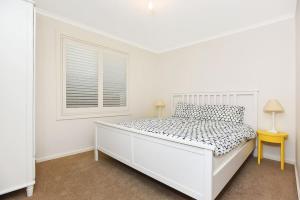 24A Petrel Ave - Wi-Fi - No Linen Included