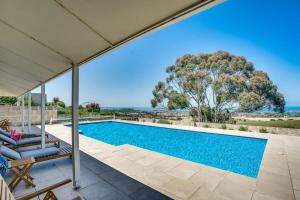 Encounter Blue - Waitpinga - Linen Included