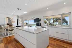 Encounter Blue - Waitpinga - Linen Included