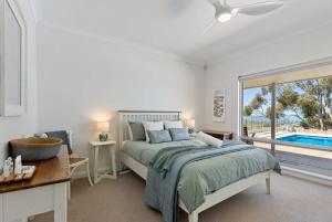 28 Ferrier Dve Waitpinga- Linen Included
