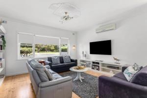 18 Strangways Tce Port Elliot - Linen Included