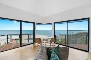 Casa Blanca - 2-4 Heggerton St McCracken - No Linen Included - Hayborough