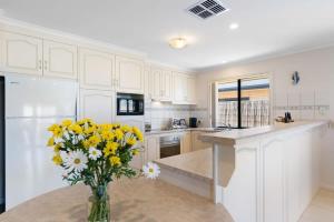 71 Blanche Pde Hindmarsh Island - No Linen Included