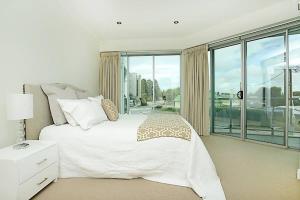 Gallery 7 - Town Centre - Wi-Fi - Linen Included