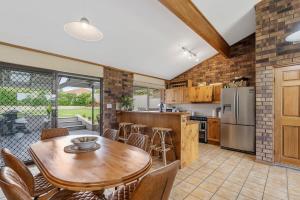 42 Billabong - A Slice of Heaven - Dog Friendly - Golf Course - Linen Included