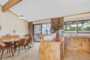 42 Billabong - A Slice of Heaven - Dog Friendly - Golf Course - Linen Included