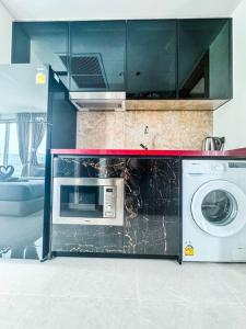 Riviera Ocean Drive Queen Corner Studio Seaview