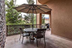 B2 Poolside Palace Top Floor 3 Bdrm Sunset View