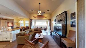 C300 Custom 4 bedroom Ocean View Penthouse