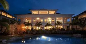 D210 Second Floor 3-bedroom Poolside Lanai - كولو