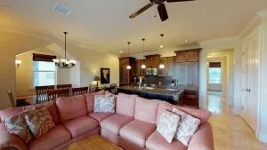 Incredible Luxury Villa in Paradise Near Shopping Golf and 3 Beaches - كولو