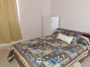 Casa con piscina y parque en Salta , zona aeropuerto